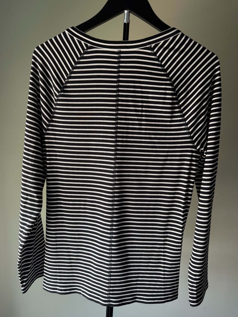 NWT T by TALBOTS Black & White Stripe Long-Sleeve Henley Top SZ M (17" P2P) - Picture 7 of 13